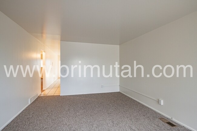 Building Photo - 4467 S Albright Dr