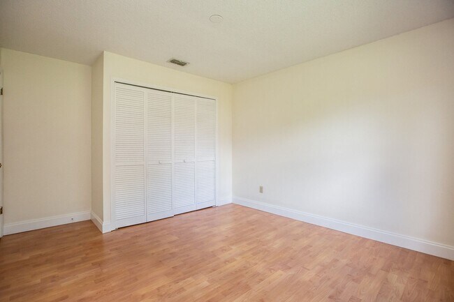 Building Photo - 4087 Waterview Loop