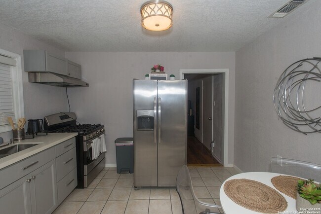 Building Photo - 611 Brunswick Blvd