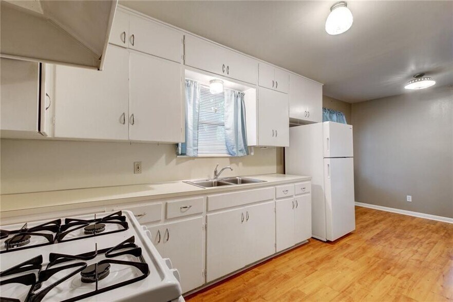 Building Photo - 507 Bellevue Pl