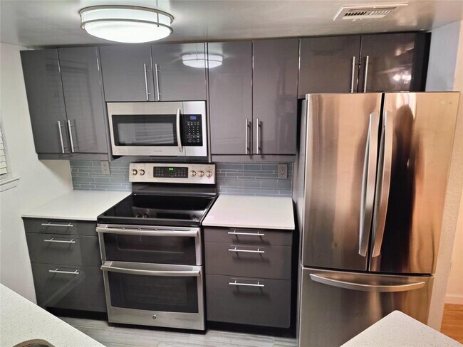 Building Photo - 2500 Burleson Rd