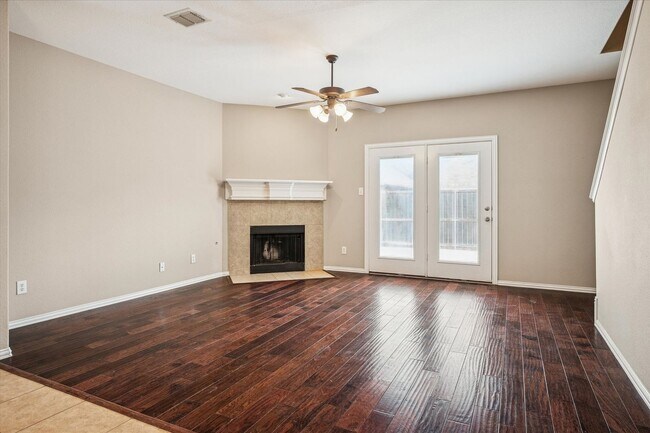 Building Photo - Awesome family home!