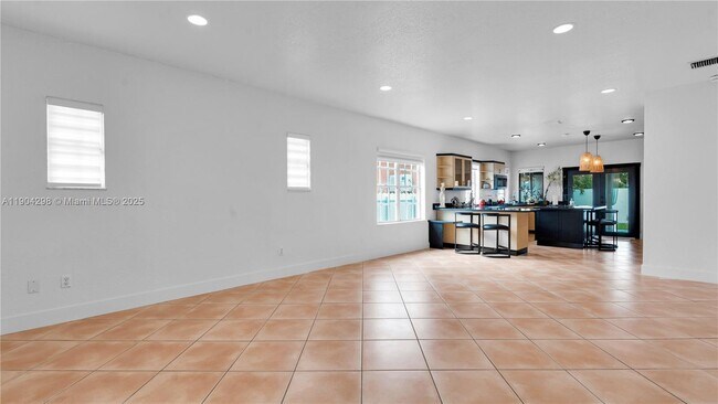 Building Photo - 2271 SW 25th St