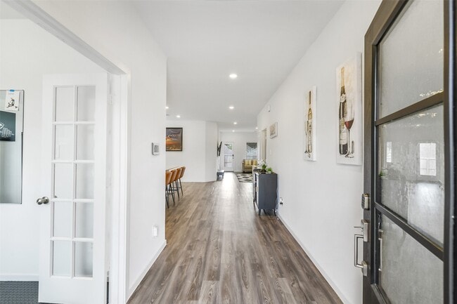 Building Photo - 3126 Stonebriar Dr