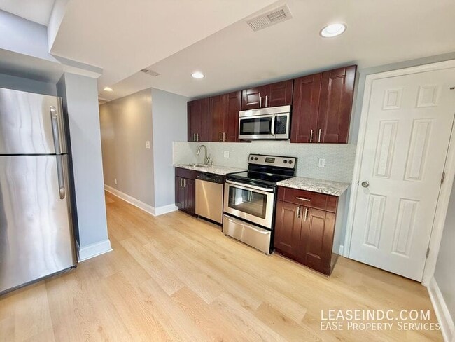 Building Photo - 3119 11th St NW