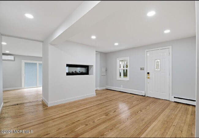 Building Photo - 83 Hennessey St