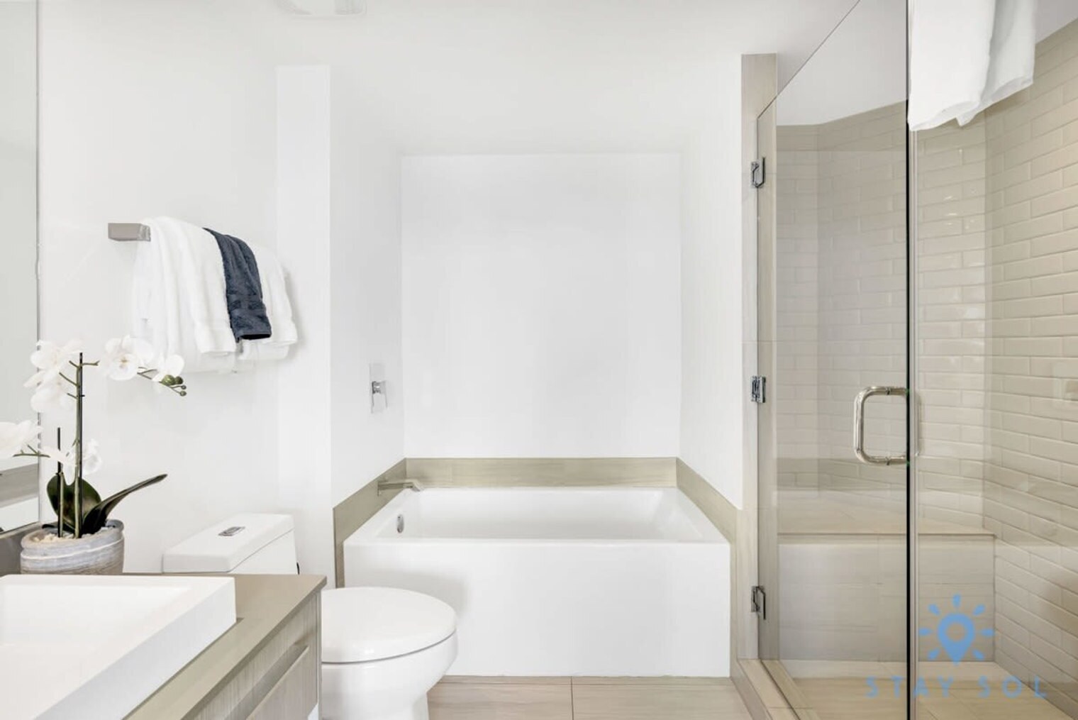 Building Photo - 4010 S Ocean Dr