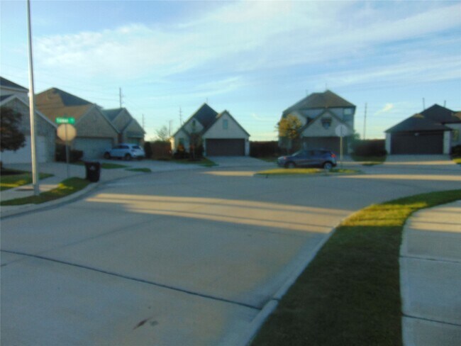 Building Photo - 24978 Tidmor Ln