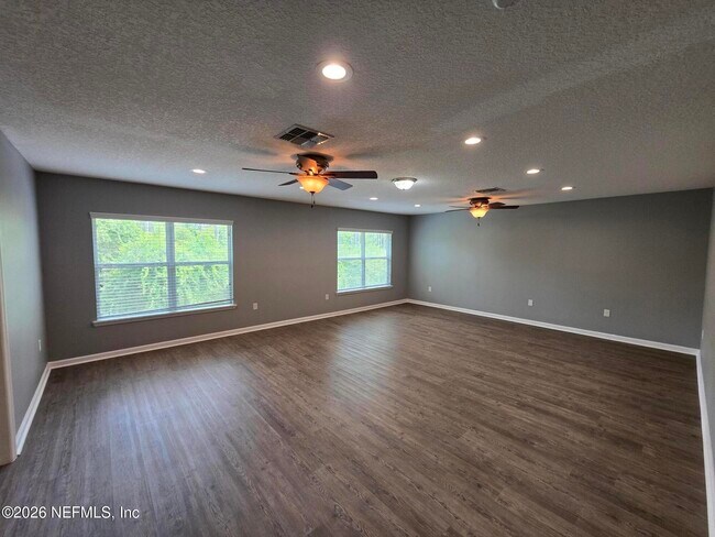 Building Photo - 180 Thornloe Dr