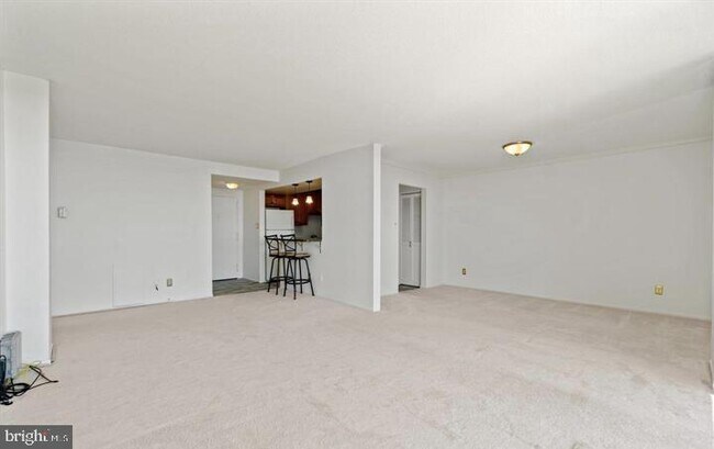 Building Photo - 118 Monroe St