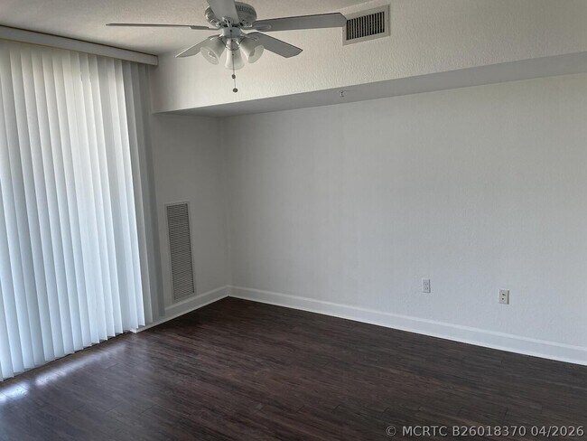 Building Photo - 1830 Radius Dr