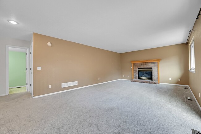 Building Photo - $2,995.00, stunning 4-bedroom, 3.5-bathroo...