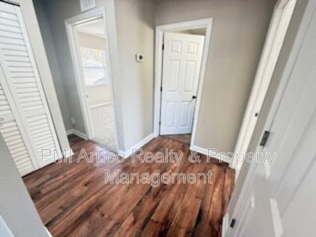 Building Photo - 2723 W State St