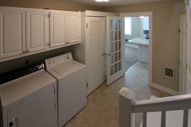 Building Photo - 2161 Winter St SE