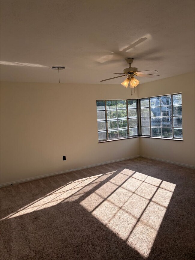 Building Photo - 660 Beech Ave