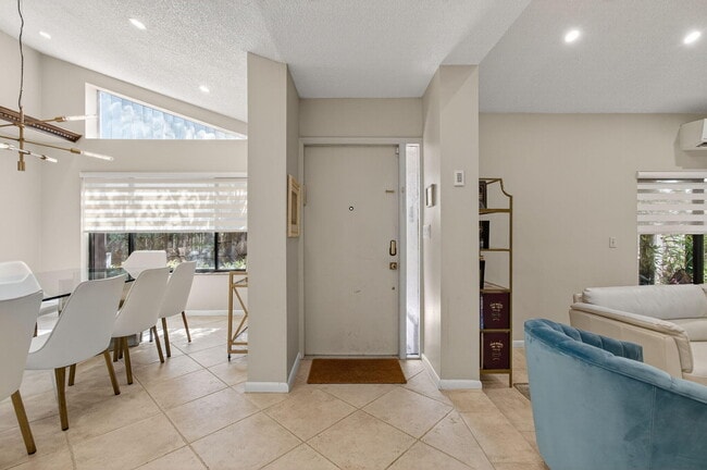 Building Photo - 7745 Stanway Pl