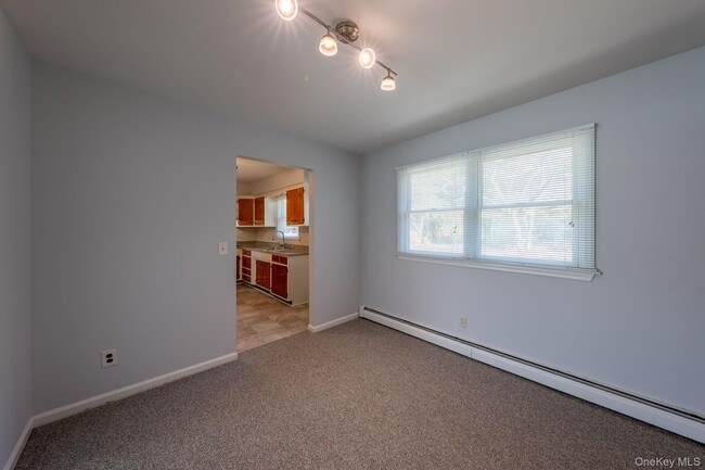 Building Photo - 831 Sycamore Ave