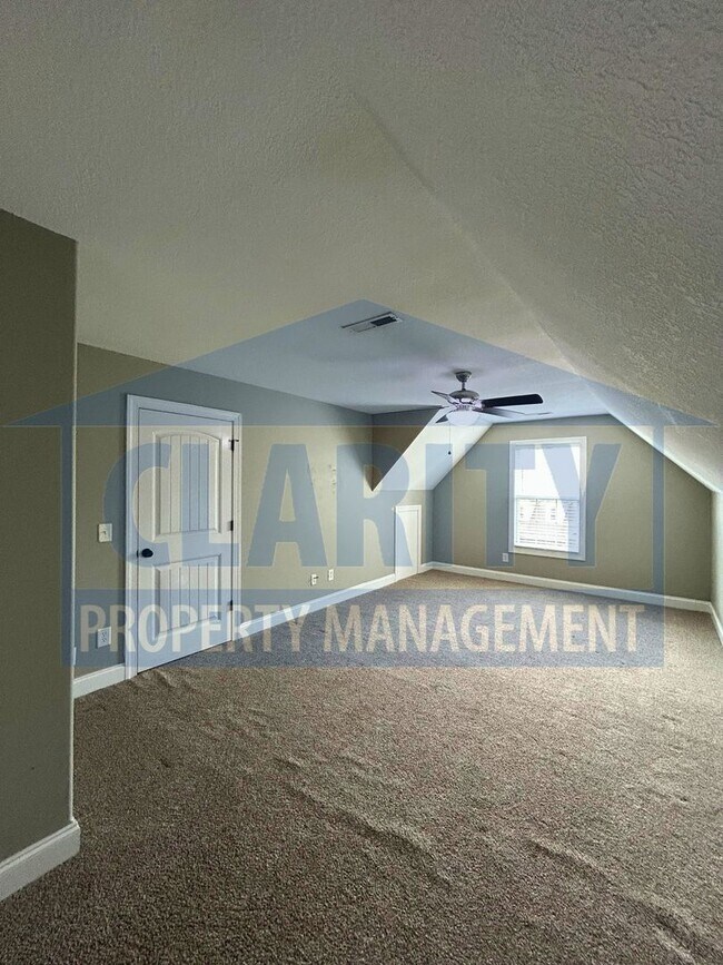Building Photo - 3131 Pin Oaks Cir NE