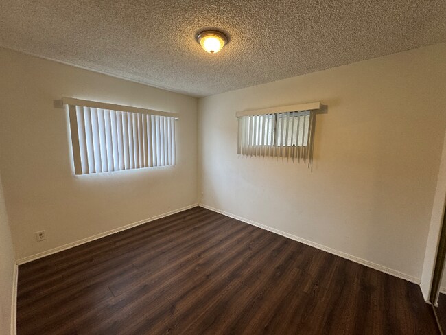 Building Photo - 314 W Providencia Ave