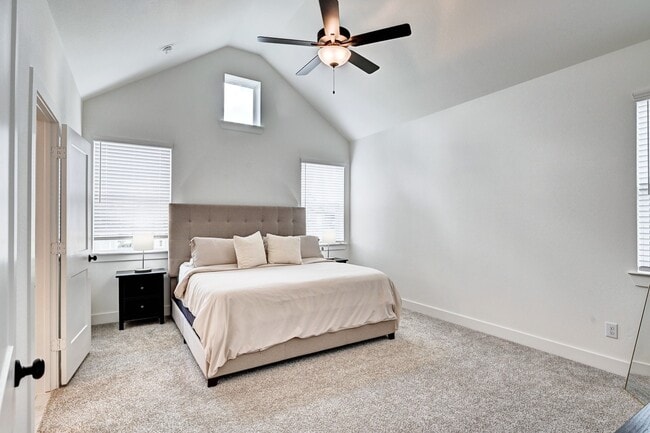 Building Photo - 1523 Cathedral Bend Drive