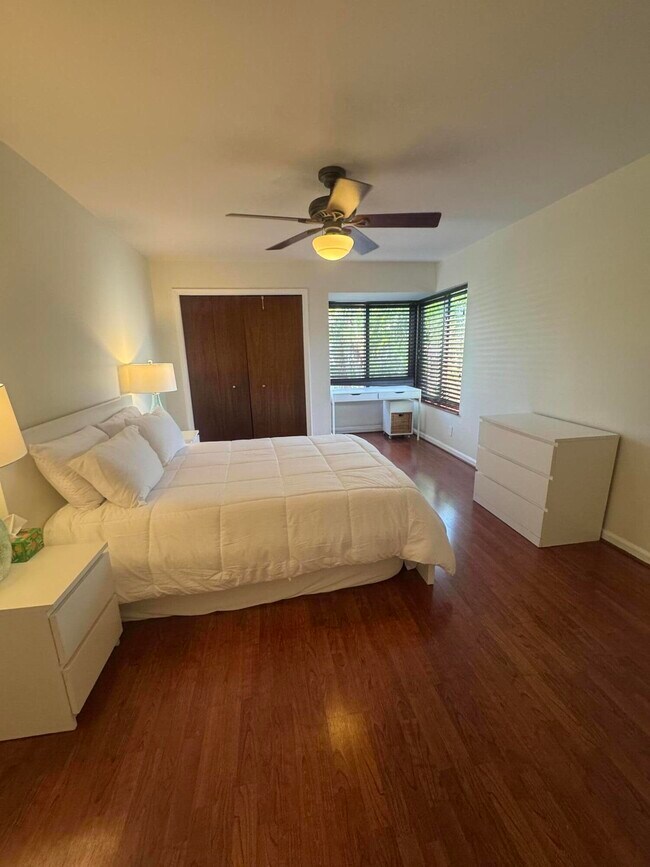 Building Photo - 1127 Boca Cove Ln