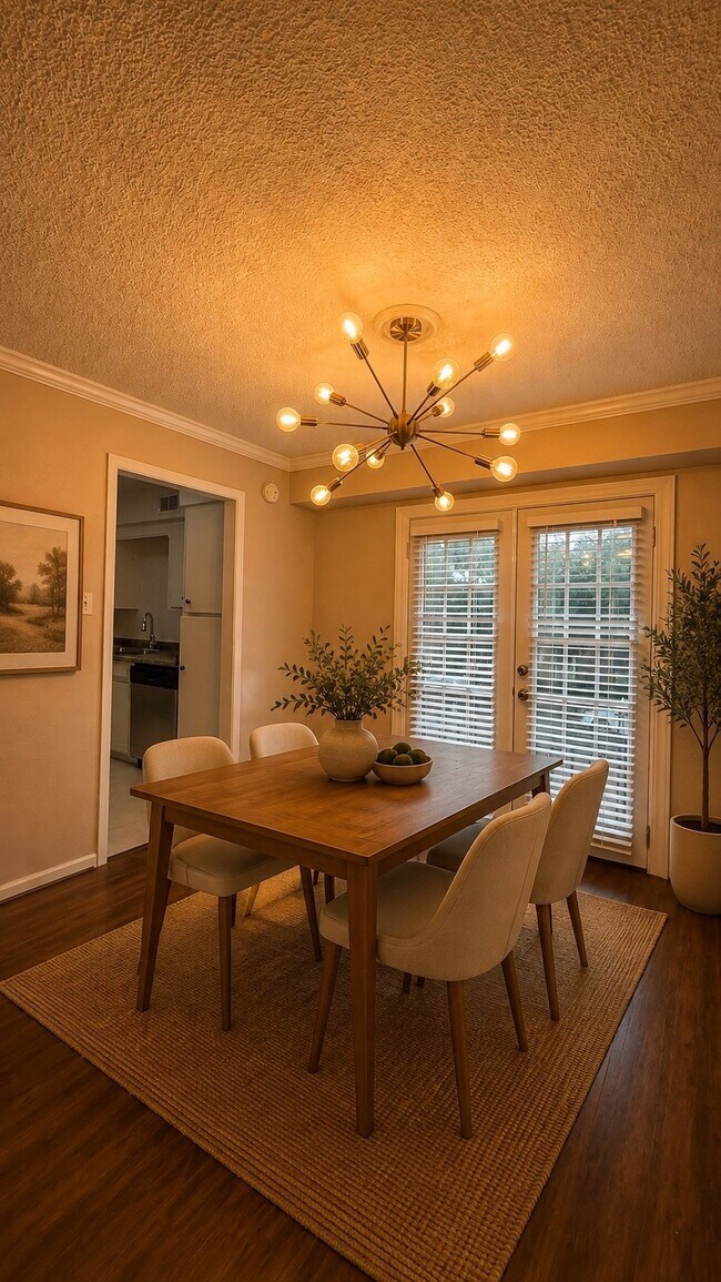 Building Photo - 2744 Briarhurst Dr