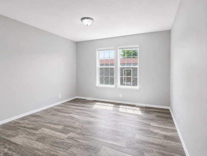 Building Photo - 4562 Iris Ln