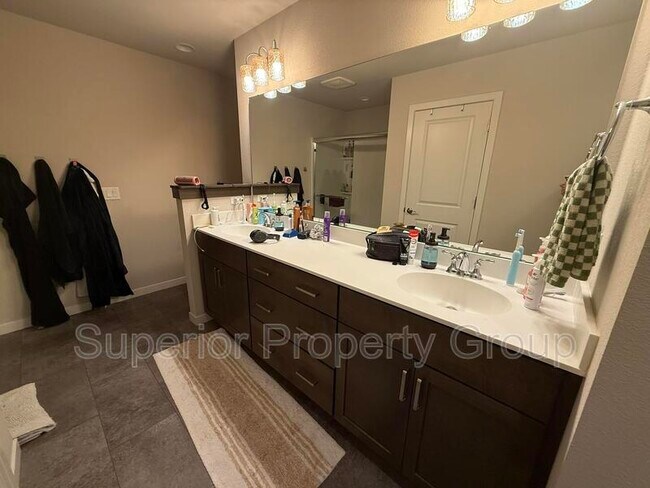 Building Photo - 2865 Endive Dr