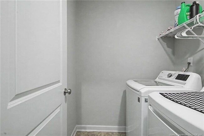 Building Photo - 21 Terrier Ct