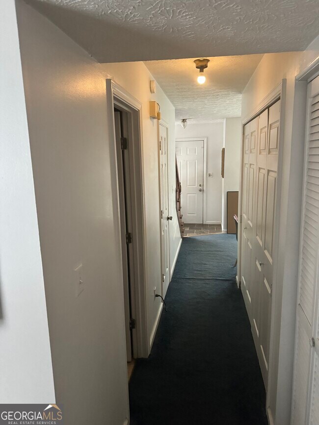 Building Photo - 103 Sleepy Creek Dr