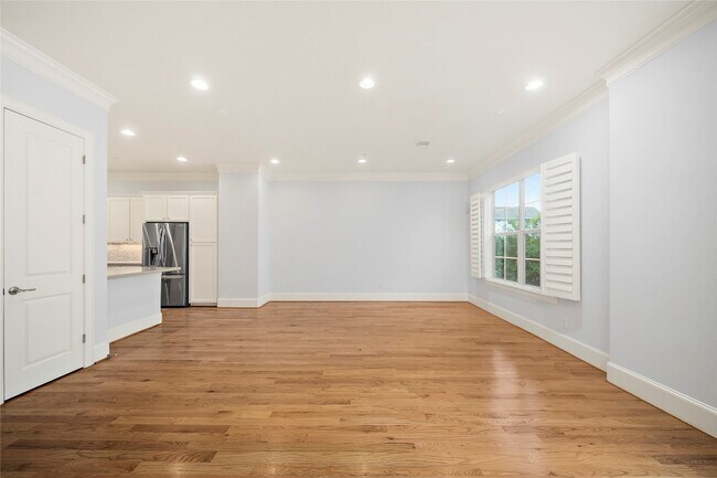 Building Photo - 4031 Bellefontaine