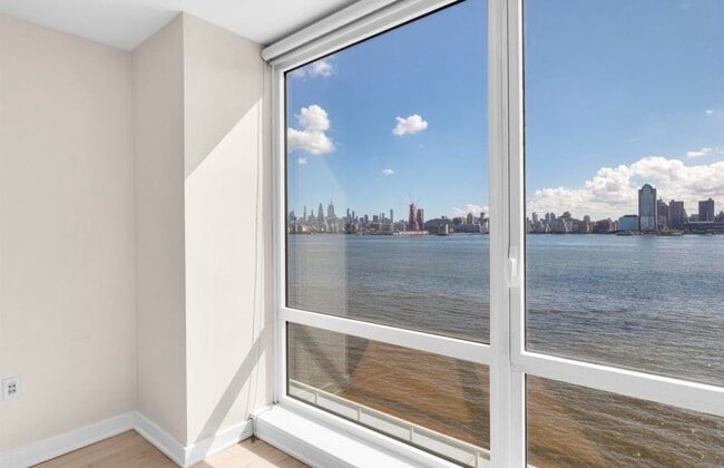 Building Photo - 2 2nd St