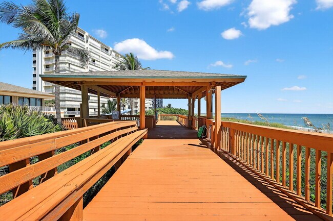 Building Photo - 10680 S Ocean Dr