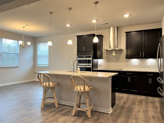 Building Photo - 1011 Altavista
