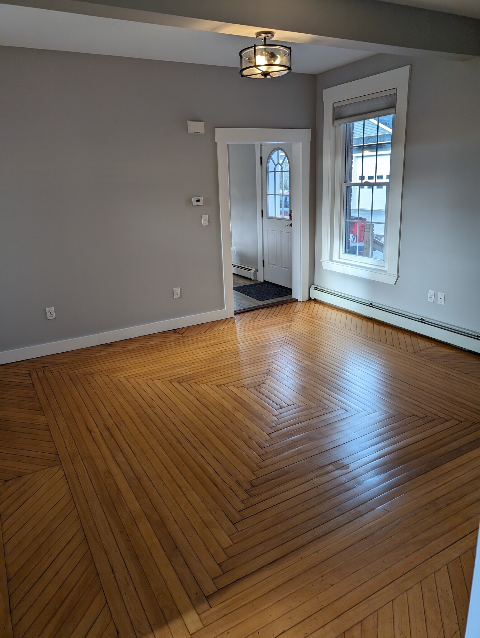 Building Photo - 264 Elm St