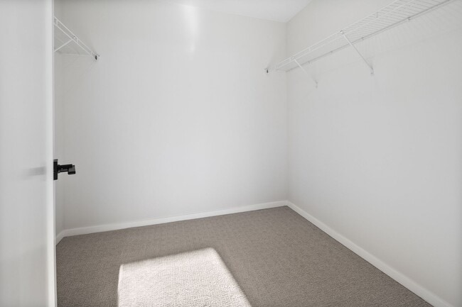 Building Photo - North Greenlake, Oaktree, Northgate, Licto...