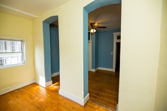 Building Photo - 2026/2027 JHU Off-Campus Charles Village 3...