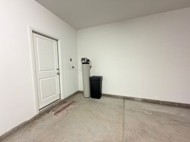 Building Photo - 3618 Tondela Ln