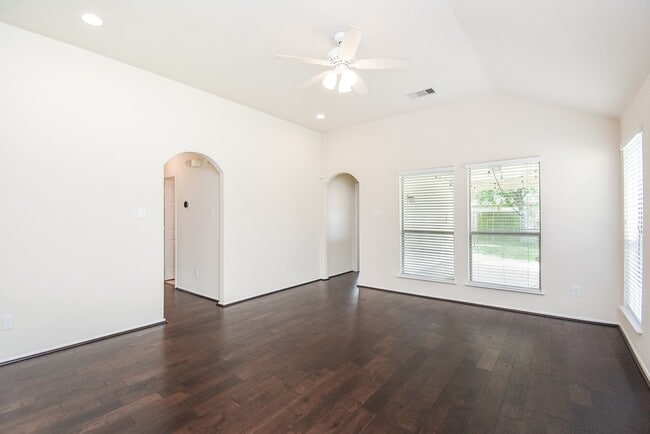 Building Photo - 13014 Southern Creek Dr