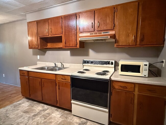 Building Photo - 2506 Elizabethton Hwy