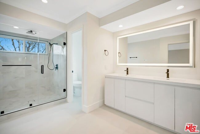 Building Photo - 4016 Cam Plano