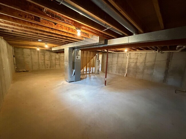 Building Photo - 514/516 Pheasant Drive