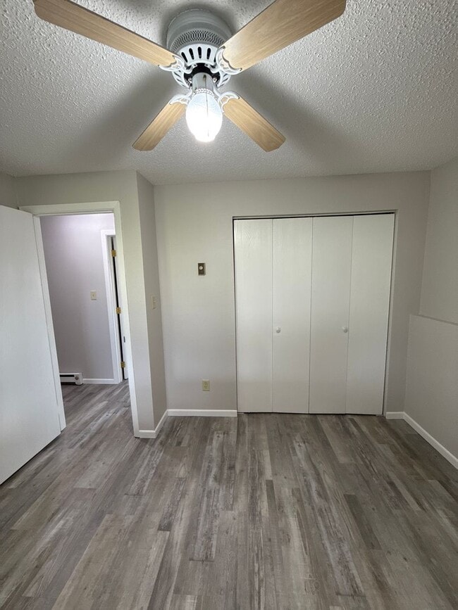 Building Photo - 2 bedroom Town House