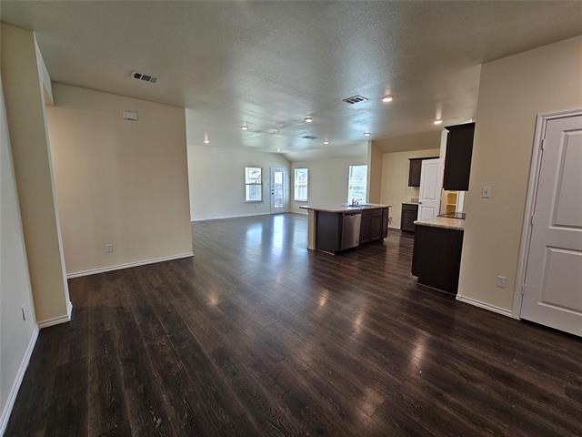 Building Photo - 900 Basswood Ln