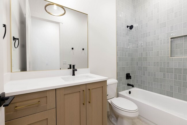 Building Photo - Beautiful single story with 4 bedrooms close to Crimson High School