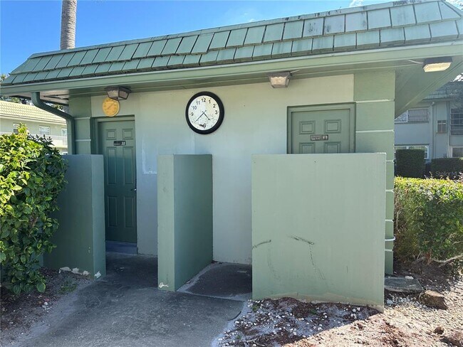 Building Photo - 1433 S Belcher Rd