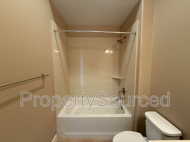 Building Photo - 1073 Kumara St