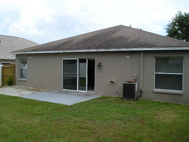 Building Photo - 3-Bed, 2-Bath, 2- Car Garage in Valrico