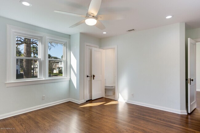 Building Photo - 150 2nd St