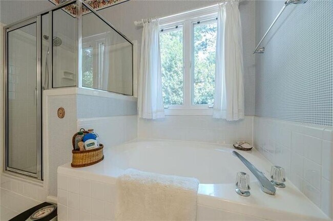 Building Photo - 322 Pebble Trail